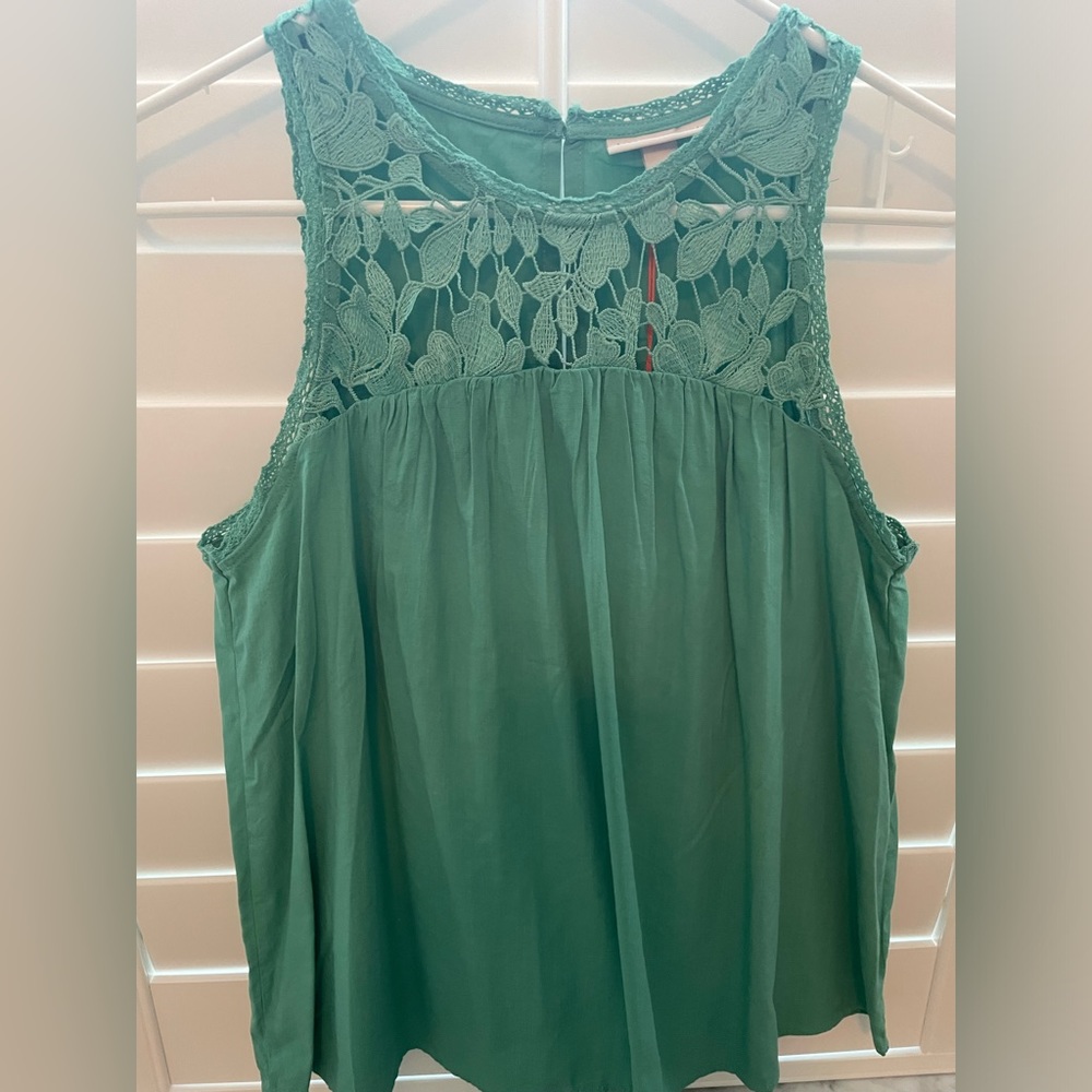 NWT Knox Rose sleeveless blouse, color Batik Green, size Small